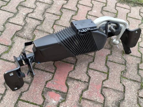 BMW F30 F31 F32 ГАК БУКСИРУВАЛЬНИЙ / ФАРКОП ЕЛЕКТРИЧНИЙ 6873703 
