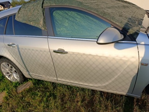 ДВЕРІ ПЕРЕДНЯ ПРАВЕ OPEL INSIGNIA Z176 