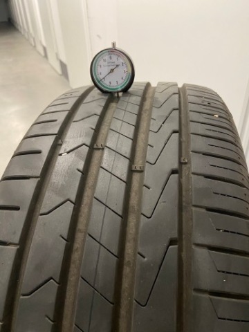 OPONY(KOMPLET) ЛІТНІ HANKOOK VENTUS PRIME 3 235/45 R18 94V BIEZNIK 7MM 