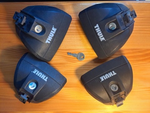 THULE FORD FOCUS 2005-2011 - ЗАДНІ ФАРИ 753 + НАБІР 183015 