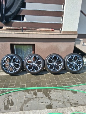 ШИНИ RAZEM Z ДИСКАМИ R18 