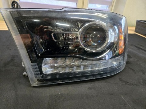 ФАРА ЛІВА LED (СВІТЛОДІОД) I ЛІНЗА DODGE RAM1500 РОБОЧА W LADNYM STANIE 