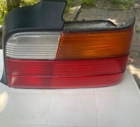 ФАРА ЗАДНЯ ПРАВА BMW E36 СЕДАН 