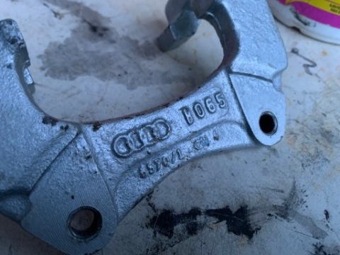 СКОБИ ГАЛЬМІВНЕ ЗАДНІ ЛІВЕ I ПРАВЕ – AUDI A6 / S6 C5 269 22 MM 99-04R 