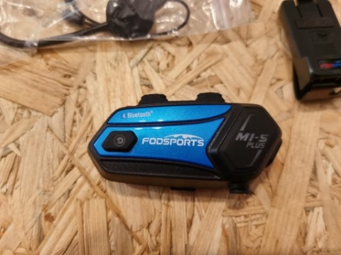 FODSPORTS M1S-PLUS. INTERCOM MOTORCYCLE BLUETOOTH. MAX 10 PERSONS 2000M IP65 