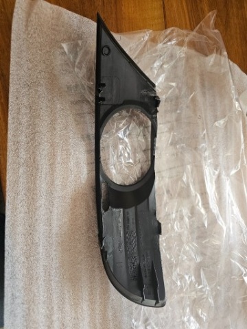 SEAT OE 1M0853666G РЕШІТКА БАМПЕРА ГАЛОГЕН 