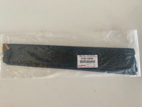 НАКЛАДКА ДВЕРІ ЛІВИЙ ЗАД 75762-02040 TOYOTA COROLLA 