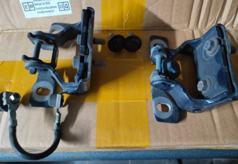 ПЕТЛЯ КРЫШКИ БАГАЖНИКА БАГАЖНИКА BMW F20 A76 , TIEFSEEBLAU 
