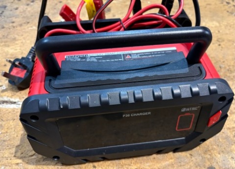 PROSTOWNIK/LADOWARKA DO AKUMULATOROW HTRC P30 6V/12V/24V ПЛЮС АДАПТЕР 