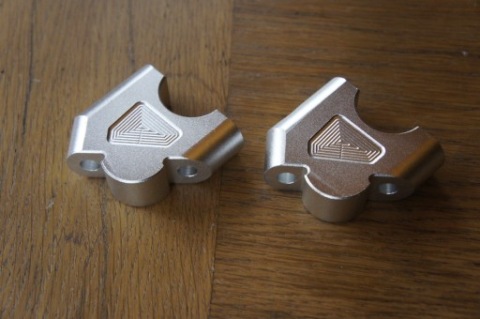 PODWYZSZENIA RUDDERS 30 MM Z PRZESUNIECIEM BMW GS 1200 1250 ADVENTURE 
