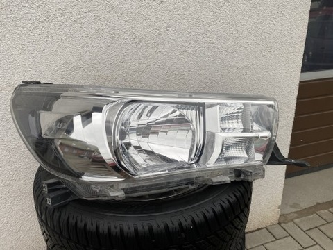 TOYOTA HILUX VIII LAMP RIGHT - milautoparts-fr.ukrlive.com