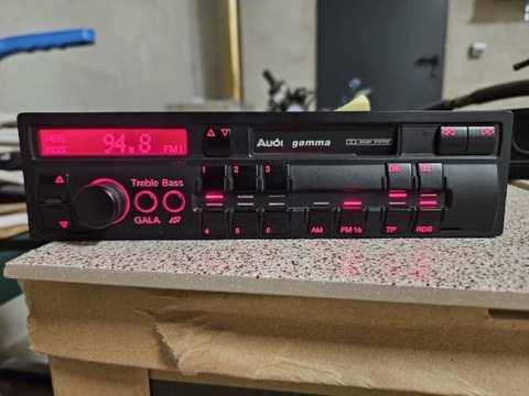 RADIO AUDI GAMMA 8L0035186 BUEN ESTADO Z CÓDIGO  