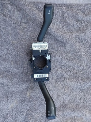 ПЕРЕМИКАЧ КОМПОЗИТНИЙ VW GOLF 4 8L0953513G 