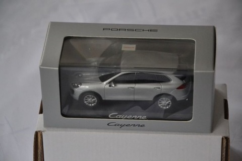 Porsche Cayenne II V6 2015 958 Minichamps 1/43