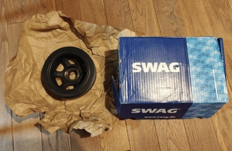 SWAG 10 92 6825 КОЛЕСО PASOWE, ВАЛ КОЛІНЧАСТИЙ MERCEDES 