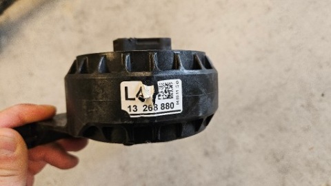 OPEL ASTRA J КРОНШТЕЙН ПОДУШКА КОРОБКИ ПЕРЕДАЧ АВТОМАТ 1.4T 13268880 L4 