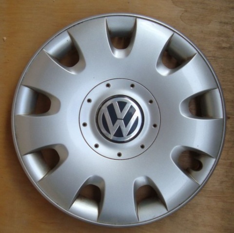 КОВПАК 15 ДЮЙМИ VW 1T0601147 