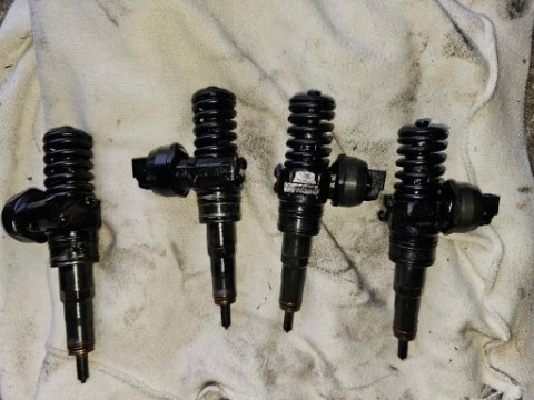 НАСОС-ФОРСУНКА ФОРСУНКА VW SEAT SKODA AUDI 2.0 TDI 038130073 BQ 