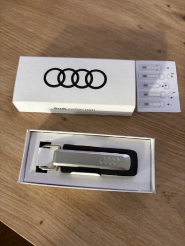 БРЕЛОК AUDI A6 ОРИГИНАЛЬНЫЙ НОВЫЙ КОЖА VALCONA AUDI COLLECTION 