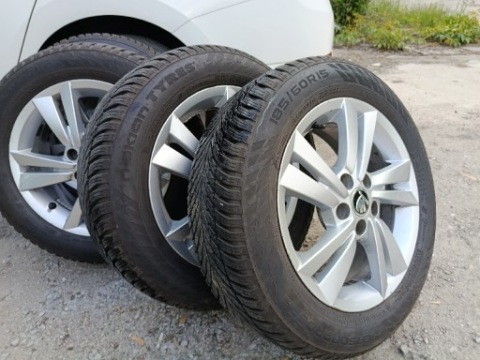 КОЛЕСА SKODA FABIA 3 185/60 R15 CALOROCZNE NOKIAN SEASONPROOF 2 2025 