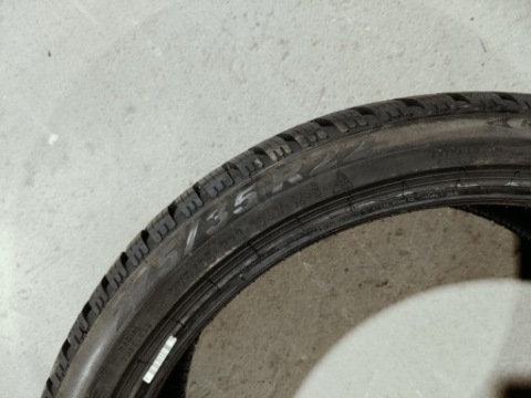 PIRELLI 275/35 R22 ЗИМА 2 ШТ НОВЕ НЕ ZAKLADANE 