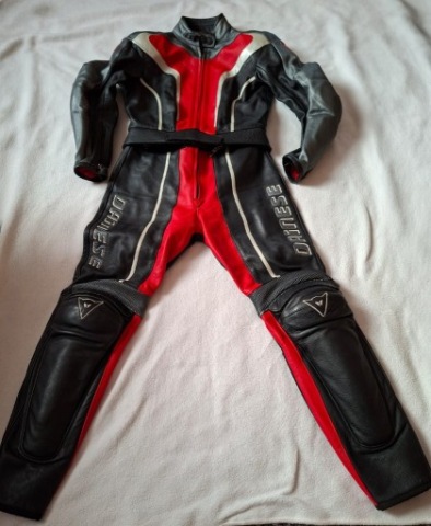 ЖІНОЧИЙ КОМБІНЕЗОН МОТОЦИКЛЕТНИЙ DAINESE 2-CZESCIOWY ĮVAIR. 42 EU , 36 PL 