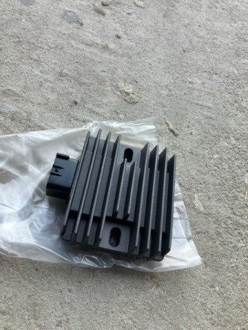 РЕГУЛЯТОР НАПРУГИ Z750 2004-2006 