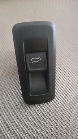 КНОПКА КРИШКИ БАГАЖНИКА БАГАЖНИКА VW 3G0959831A 