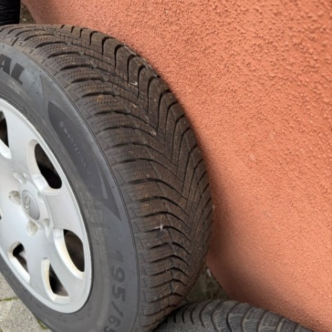 ДИСКИ АЛЮМИНИЕВЫЕ AUDI A4 R15’ ВМЕСТЕ Z ШИНАМИ ЗИМНИМИ 195/65R15 