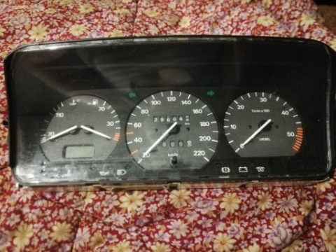 ПРИБОРНА ПАНЕЛЬ VOLKSWAGEN ПАСАТ B4, 1.9TDI НОМЕР ЗАПЧАСТИНИ 3A0 919 033C 