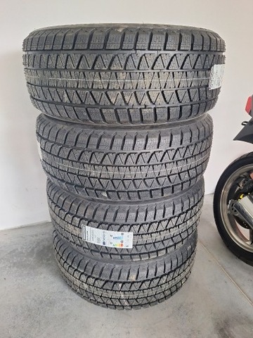 NEUMÁTICOS BRIDGESTONE BLIZZAK DM-V3 285/45/R22 4 PIEZAS  