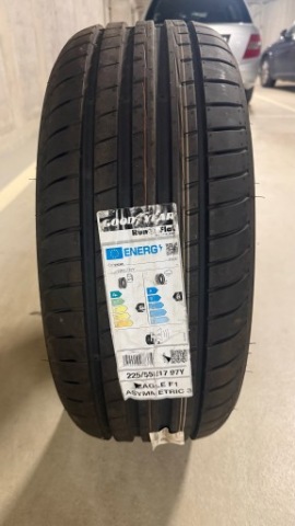 Goodyear eagle f1 225/55R17 97Y runflat *moe
