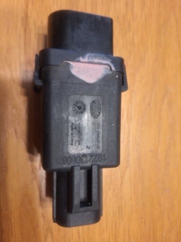 РЕЛЕ НАСОСУ UP28 GM 5FD 008572 02 