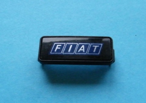 ЗНАК FIRMOWY КНОПКИ SYGNALU FIAT 126P EL, CC 