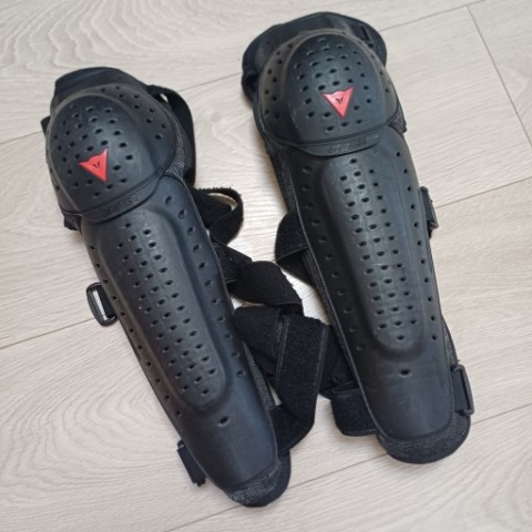 ЧЕХОЛ ПОДКОЛЕННАЯ I PISZCZELI DAINESE – НАКОЛЕННИКИ МОТОЦИКЛЕТНЫЕ 