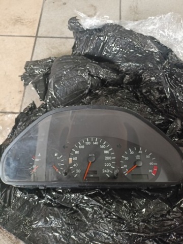 ПРИБОРНАЯ ПАНЕЛЬ MERCEDES БЕНЗИН W202 
