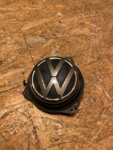 VW POLO 6R КЛЯМКА ЕМБЛЕМА ЗАДНЬОЇ КРИШКИ БАГАЖНИКА 6R6827469A 