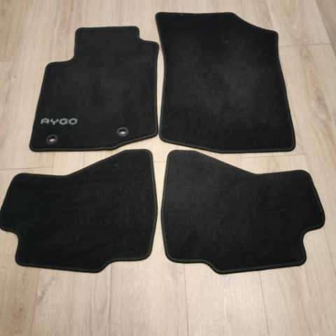 КИЛИМКИ ВЕЛЮРОВІ TOYOTA AYGO 2014-2022R. 