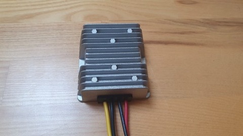 ПЕРЕТВОРЮВАЧ 24V (18-35V) DO 12V 20A