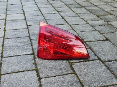 ЛІВА ФАРА LED (СВІТЛОДІОД) ЗАДНЯ NA КРИШКУ БАГАЖНИКА AUDI A4 B8 СЕДАН - AUTOMOTIVE LIGHTING 