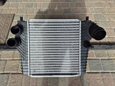 ORIGINAL RADIATOR FORD F150 OEM - NOWA, WARTO!  