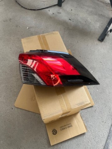ФАРА ЗАД ПРАВАЯ TOYOTA RAV4 81550-42230 