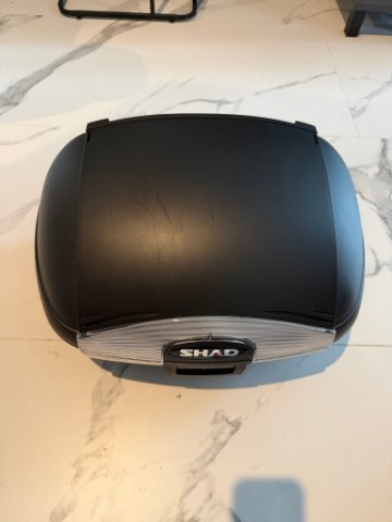 SHAD SH45 КОФР ЦЕНТРАЛЬНИЙ Z ПЛИТА МОНТАЖНА 