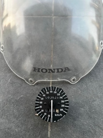 СКЛО ХВІРТКА ПРИБОРНА ПАНЕЛЬ ЛІЧИЛЬНИК HONDA CBR 900RR 