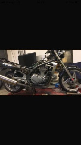 ПІР'Я ПЕРІД ПОЛКИ KAWASAKI ER5 КОЛЕСО 
