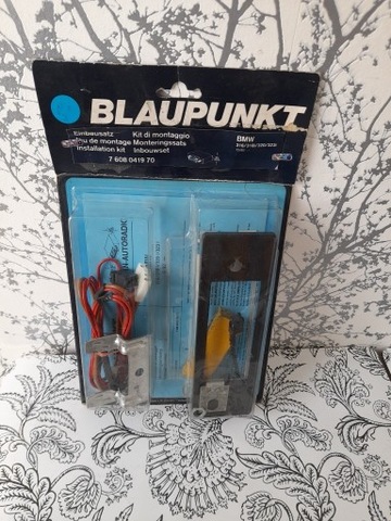 BLAUPUNKT BMW 3 E30 JUEGO PARA RADIO NUEVO !!  