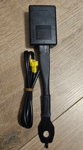ЗАСТЕЖКА РЕМНЯ БЕЗОПАСНОСТИ ПЕРЕД MERCEDES-BENZ W176 W246 A2468600169 