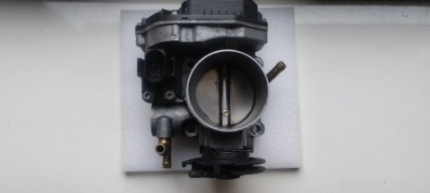 ДРОСЕЛЬНА ЗАСЛІНКА 06A133064J VW 