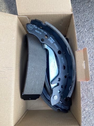 BRAKE SHOES BRAKE VW POLO 9N SKODA FABIA IBIZA  