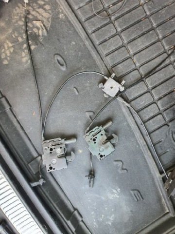ЗАМОК КАПОТУ ПЕРІД SKODA SUPERB 3 3V0823509B 